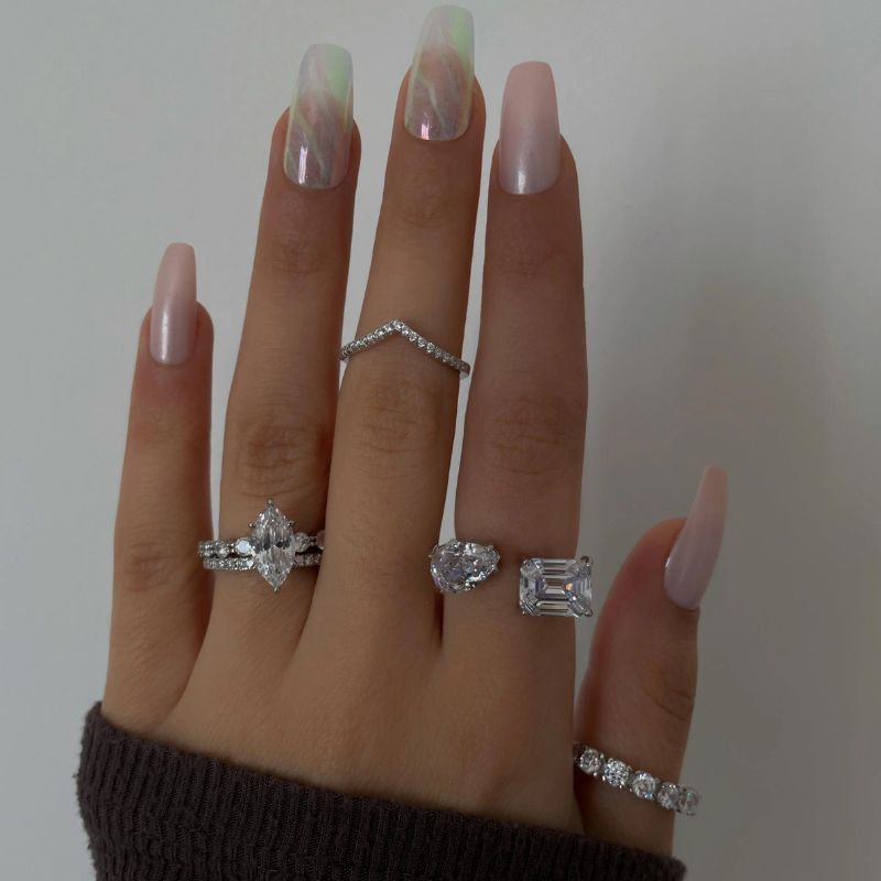 Amami Ring mit Marquise-Schliff